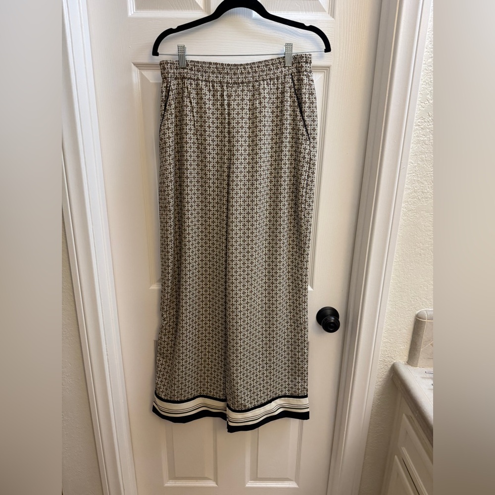 Abercrombie & Fitch Silky Flare Pants